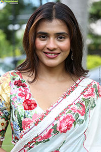 Hebah Patel at Honeymoon Express Movie Pre-release Event