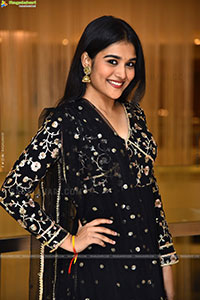 Shreya Rani Reddy at Nindha Pre-Release Event, HD Gallery