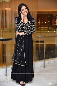 Shreya Rani Reddy at Nindha Pre-Release Event, HD Gallery