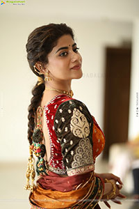 Abhignya Vuthaluru at Viraatapalem Trailer Launch Event 