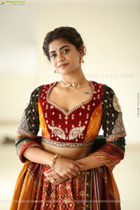 Abhignya Vuthaluru at Viraatapalem Trailer Launch Event 