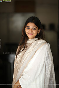 Ananthika Sanilkumar at 8 Vasantalu Interview, HD Gallery