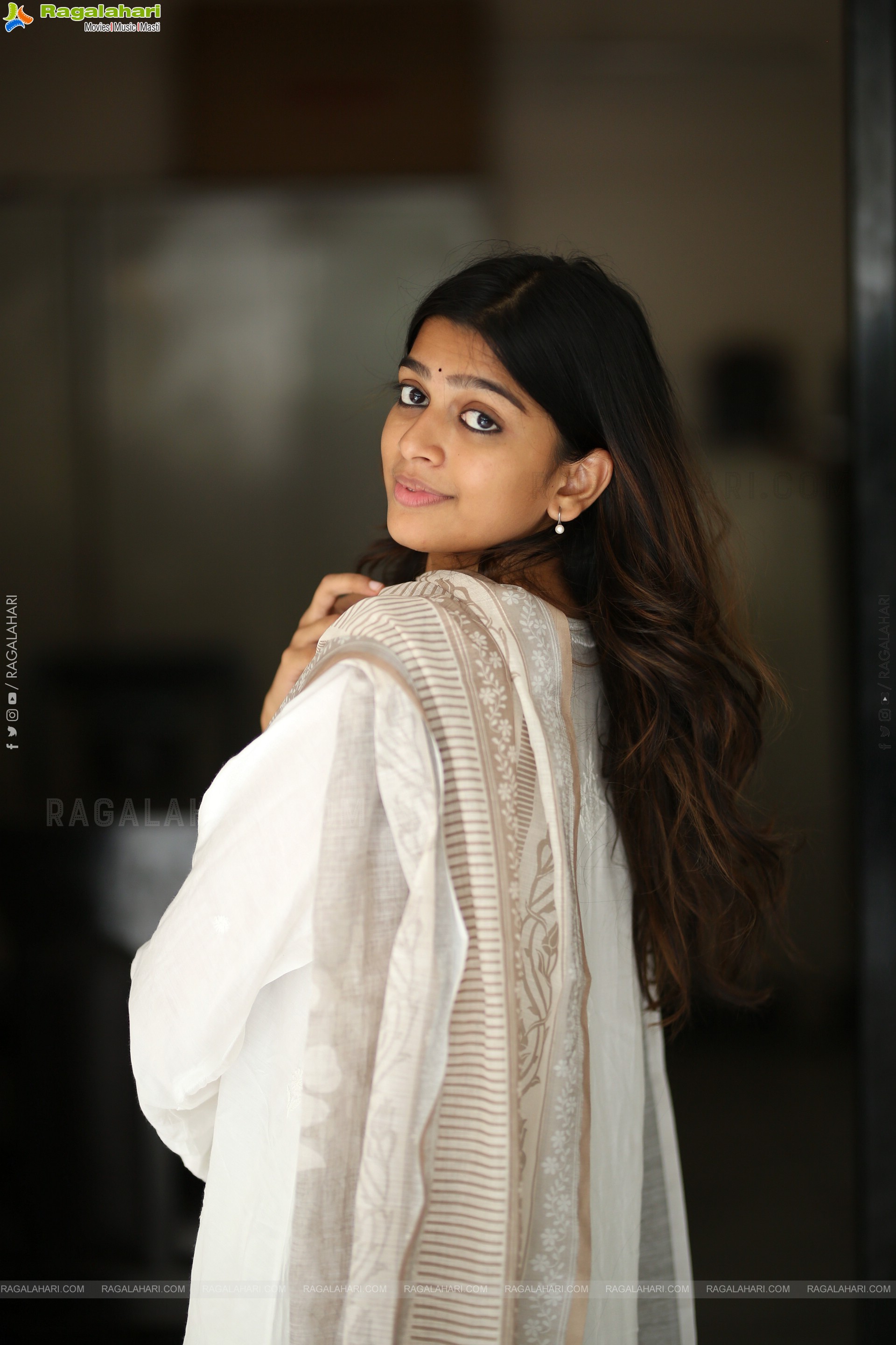 Ananthika Sanilkumar at 8 Vasantalu Interview, HD Gallery