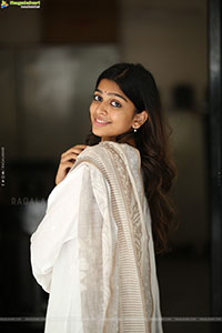 Ananthika Sanilkumar at 8 Vasantalu Interview, HD Gallery
