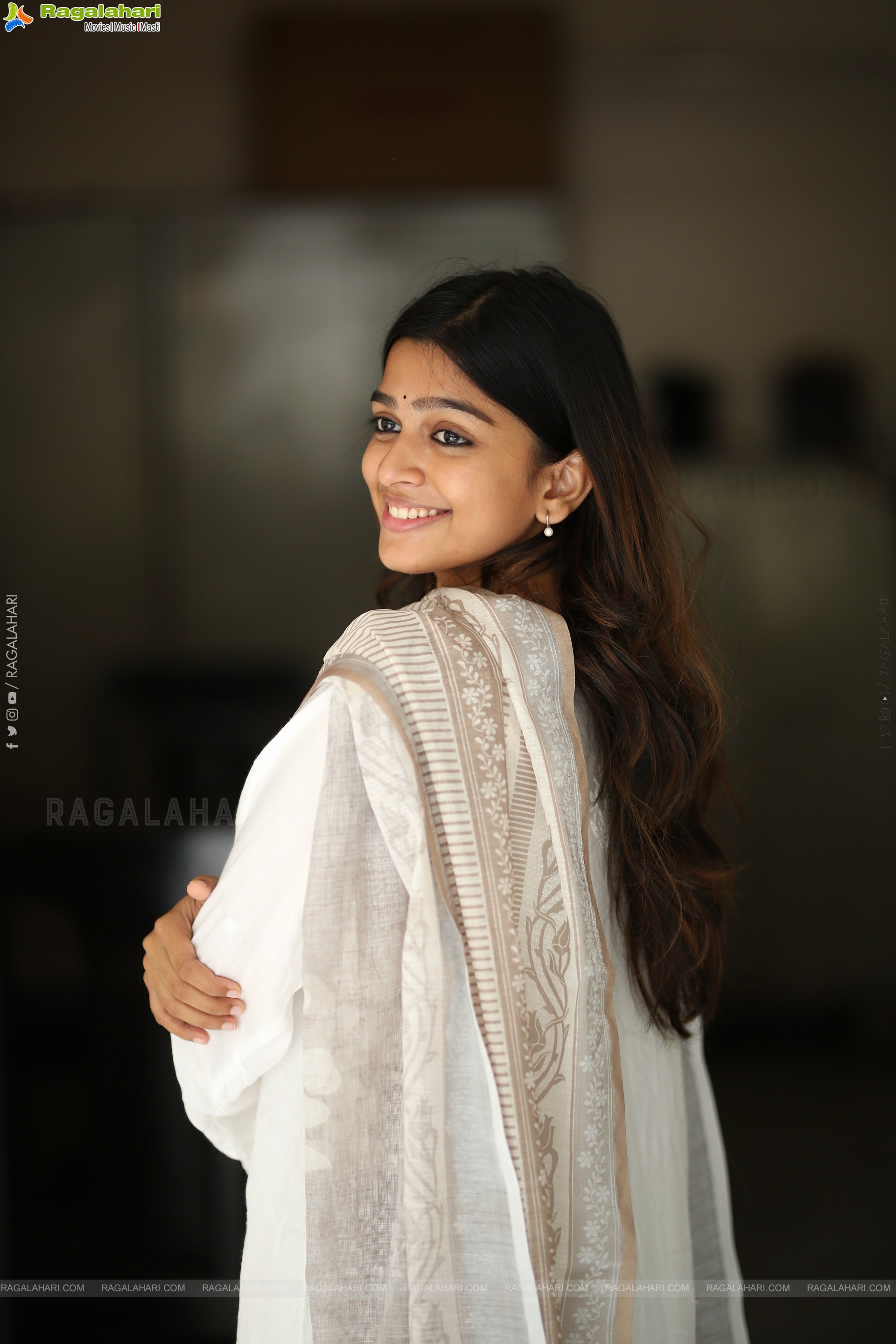Ananthika Sanilkumar at 8 Vasantalu Interview, HD Gallery