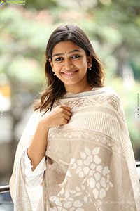 Ananthika Sanilkumar at 8 Vasantalu Interview, HD Gallery
