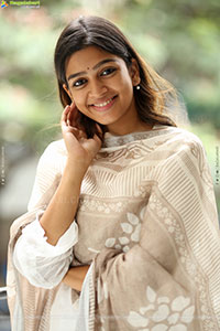 Ananthika Sanilkumar at 8 Vasantalu Interview, HD Gallery