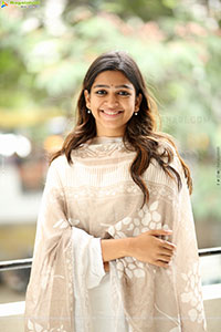 Ananthika Sanilkumar at 8 Vasantalu Interview, HD Gallery