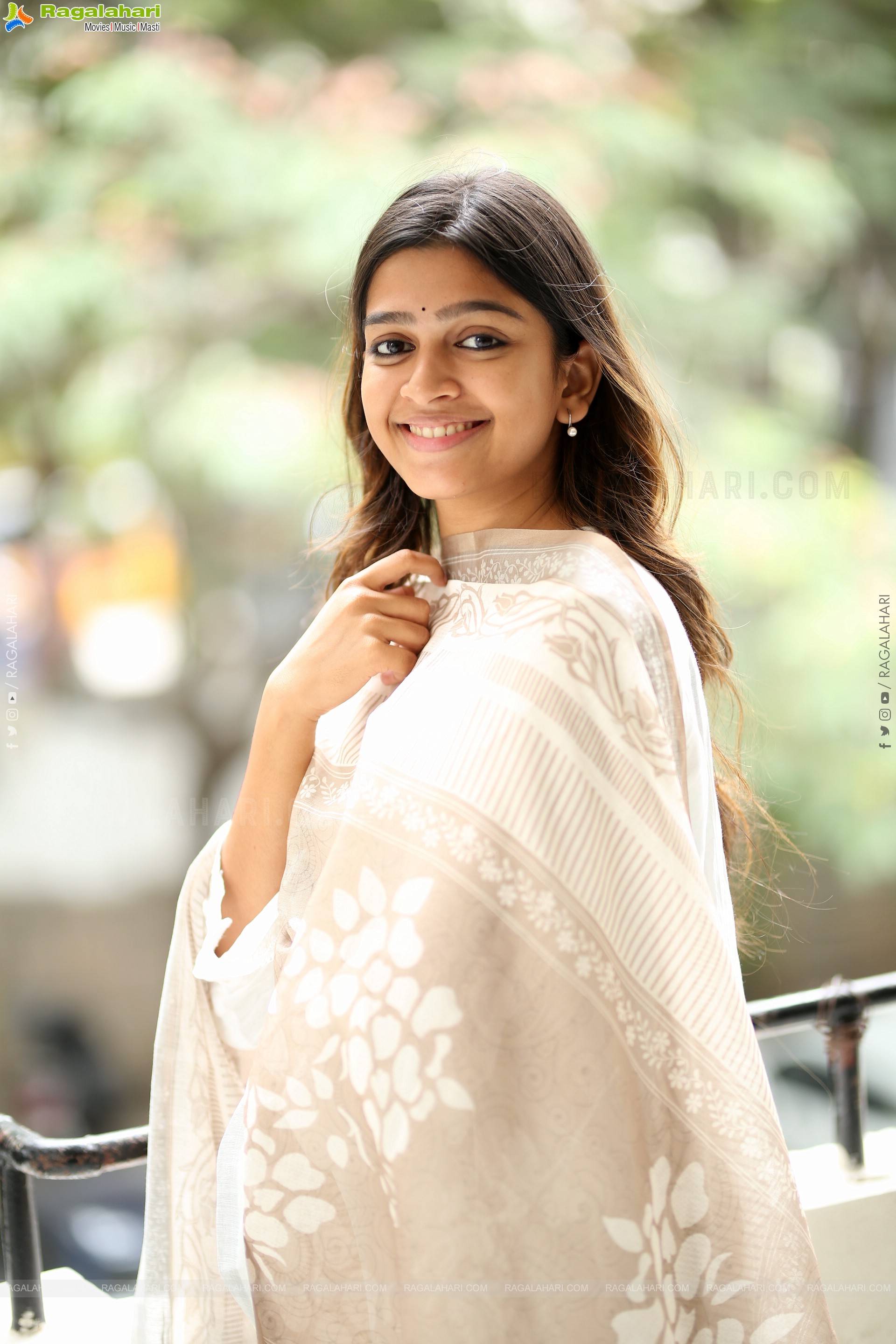 Ananthika Sanilkumar at 8 Vasantalu Interview, HD Gallery