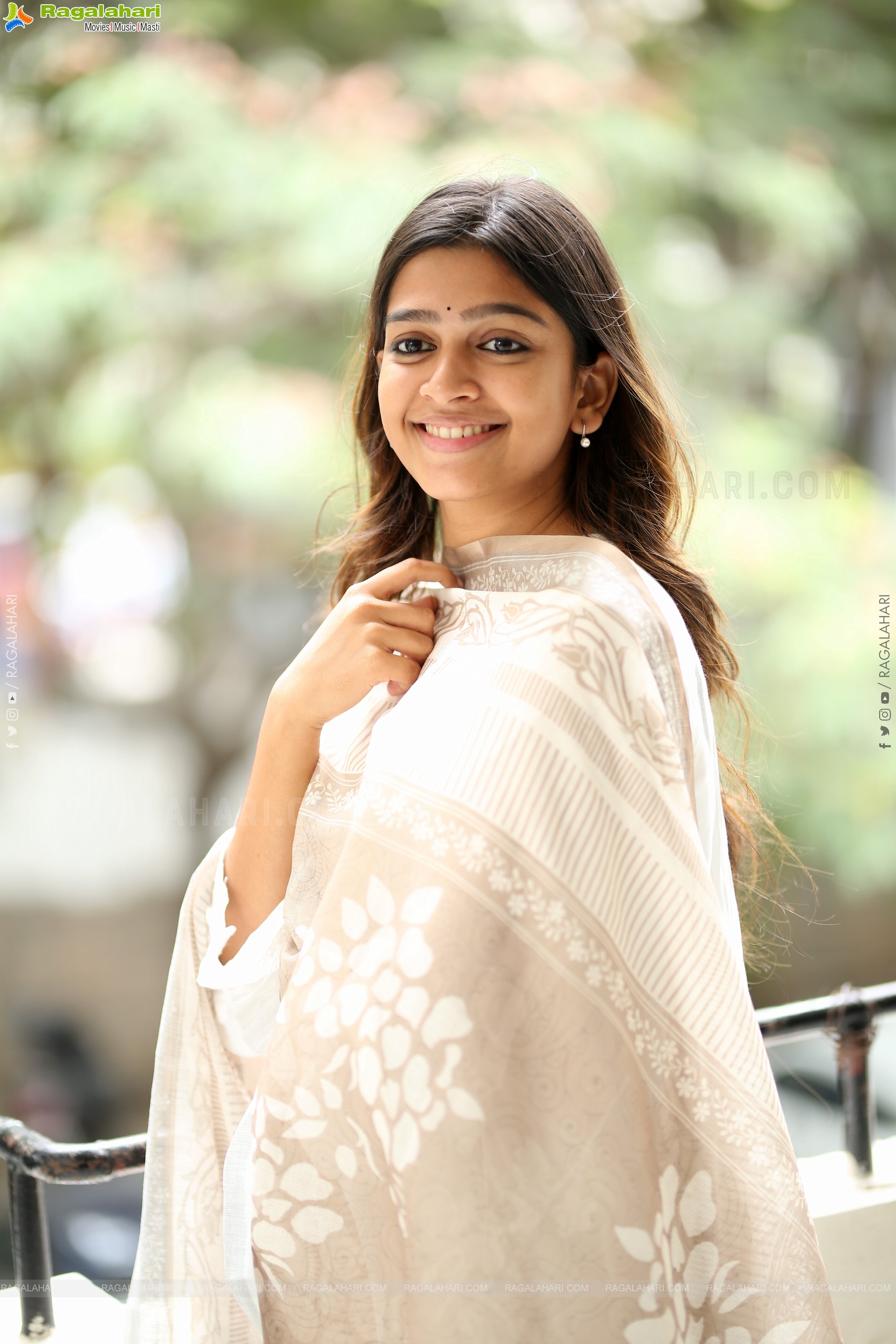 Ananthika Sanilkumar at 8 Vasantalu Interview, HD Gallery