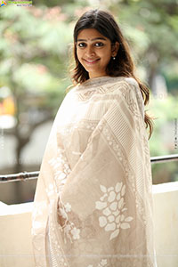 Ananthika Sanilkumar at 8 Vasantalu Interview, HD Gallery