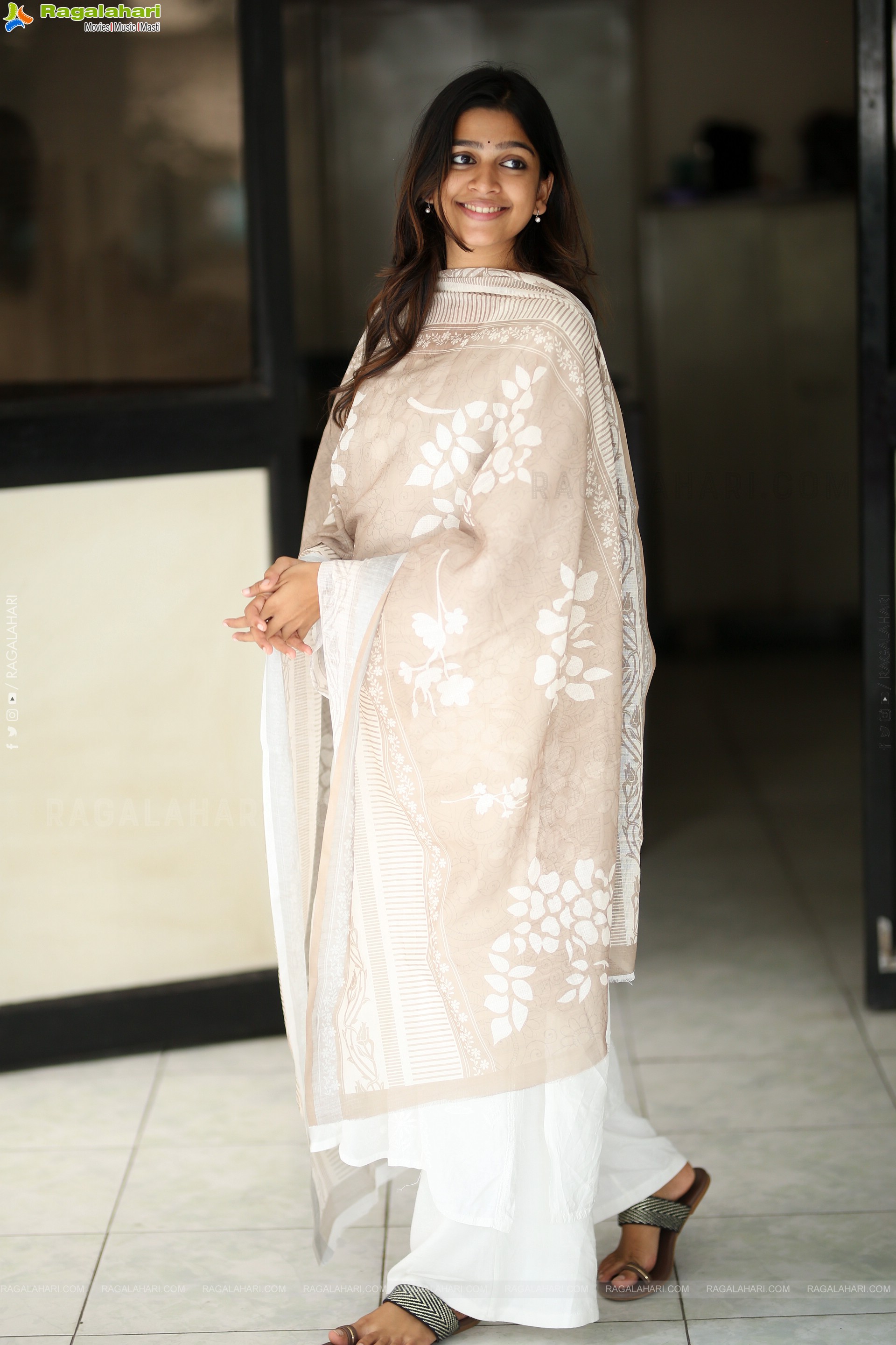 Ananthika Sanilkumar at 8 Vasantalu Interview, HD Gallery