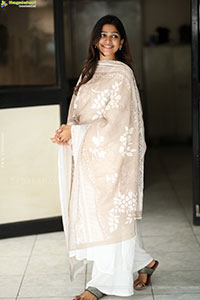 Ananthika Sanilkumar at 8 Vasantalu Interview, HD Gallery