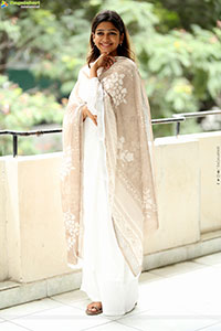 Ananthika Sanilkumar at 8 Vasantalu Interview, HD Gallery