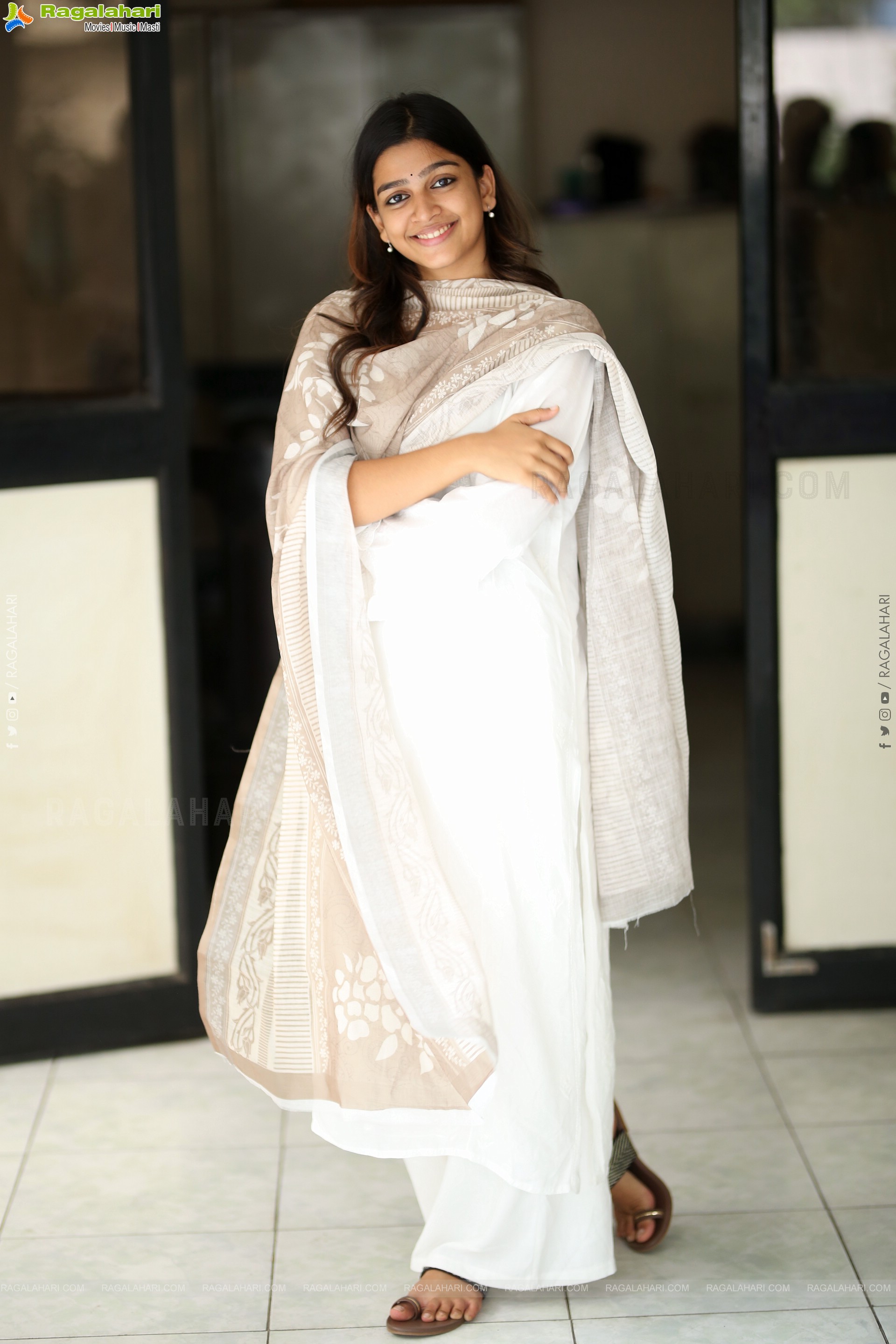Ananthika Sanilkumar at 8 Vasantalu Interview, HD Gallery