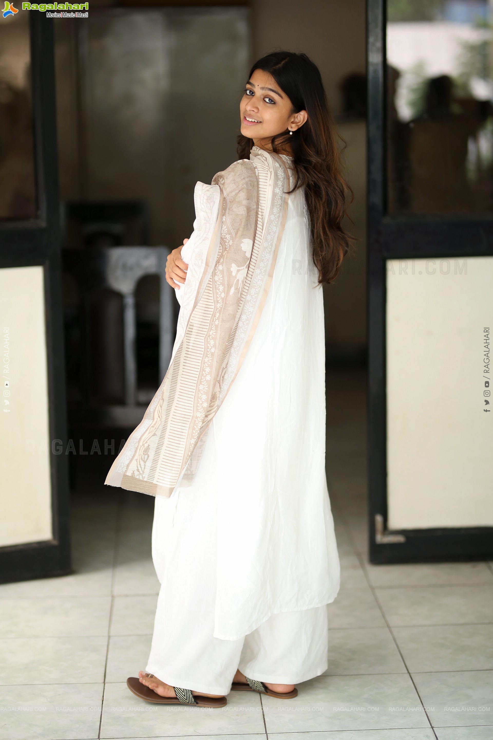 Ananthika Sanilkumar at 8 Vasantalu Interview, HD Gallery
