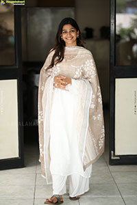 Ananthika Sanilkumar at 8 Vasantalu Interview, HD Gallery
