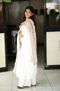 Ananthika Sanilkumar at 8 Vasantalu Interview, HD Gallery