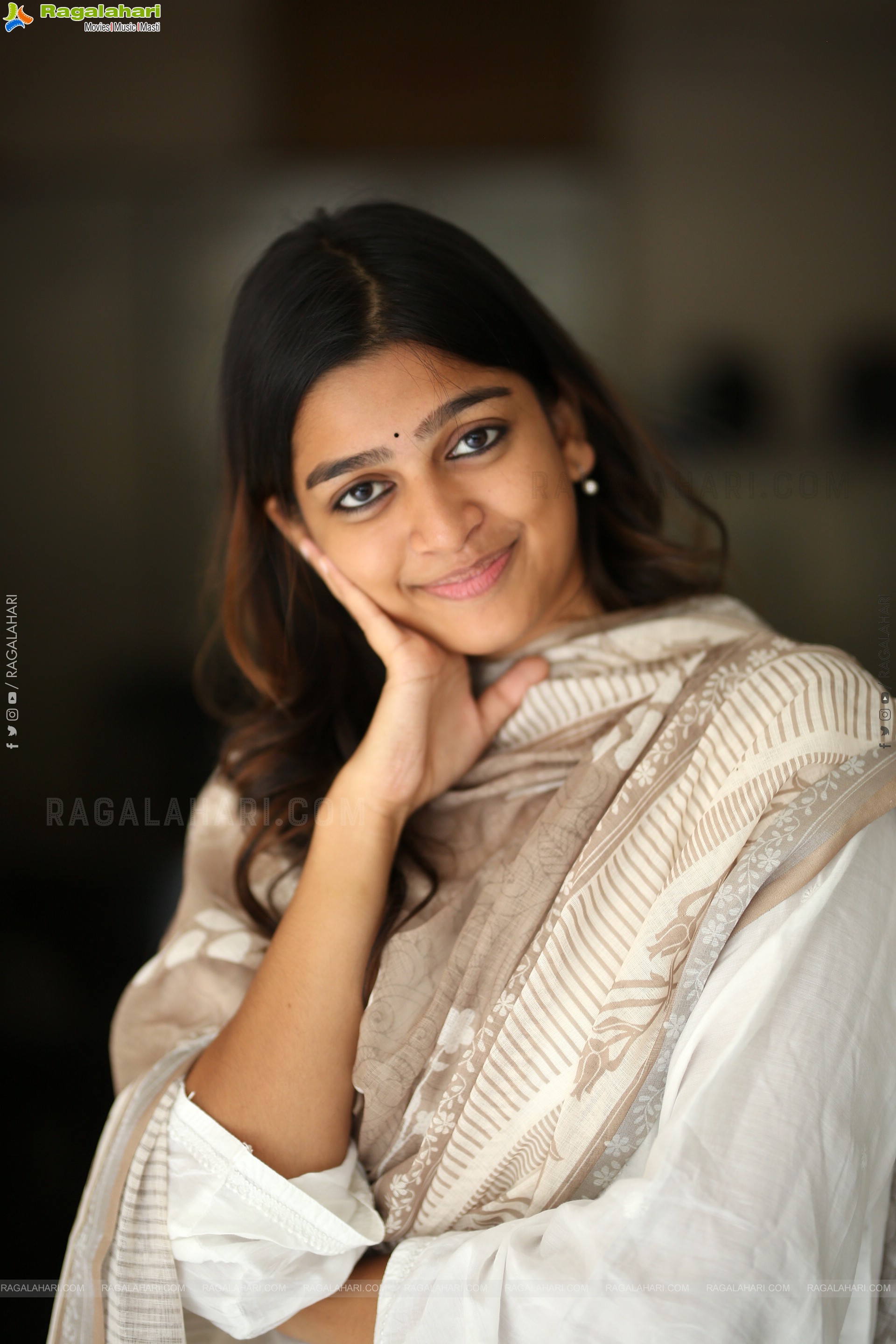 Ananthika Sanilkumar at 8 Vasantalu Interview, HD Gallery