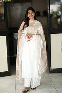 Ananthika Sanilkumar at 8 Vasantalu Interview, HD Gallery