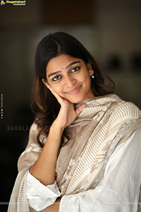 Ananthika Sanilkumar at 8 Vasantalu Interview, HD Gallery