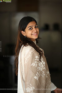 Ananthika Sanilkumar at 8 Vasantalu Interview, HD Gallery