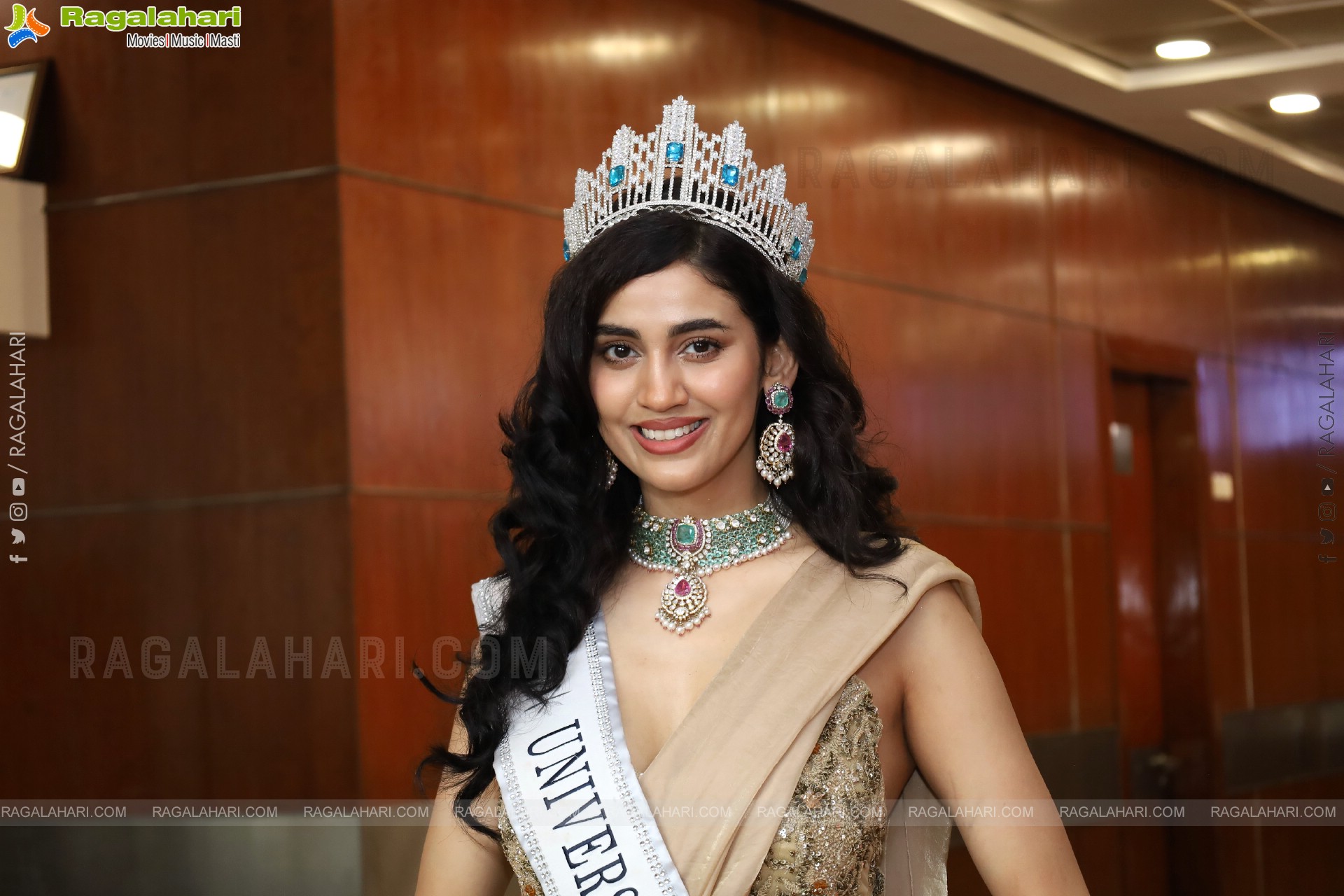 Andleeb Zaidi at Hi Life Exhibition Launch Event, HD Gallery