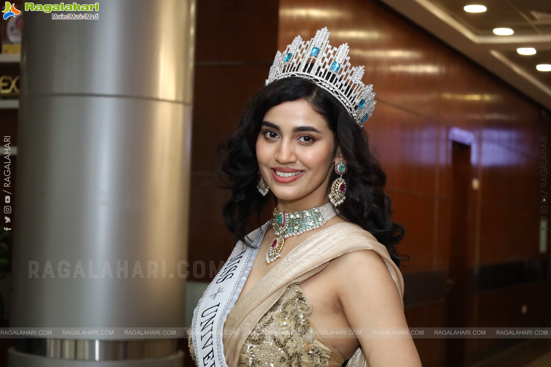 Andleeb Zaidi at Hi Life Exhibition Launch Event, HD Gallery