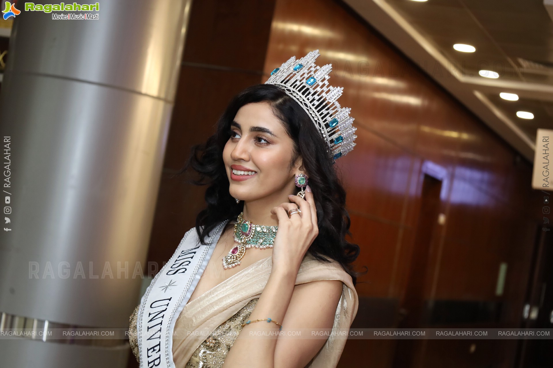 Andleeb Zaidi at Hi Life Exhibition Launch Event, HD Gallery