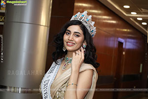 Andleeb Zaidi at Hi Life Exhibition Launch Event, HD Gallery