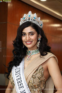 Andleeb Zaidi at Hi Life Exhibition Launch Event, HD Gallery