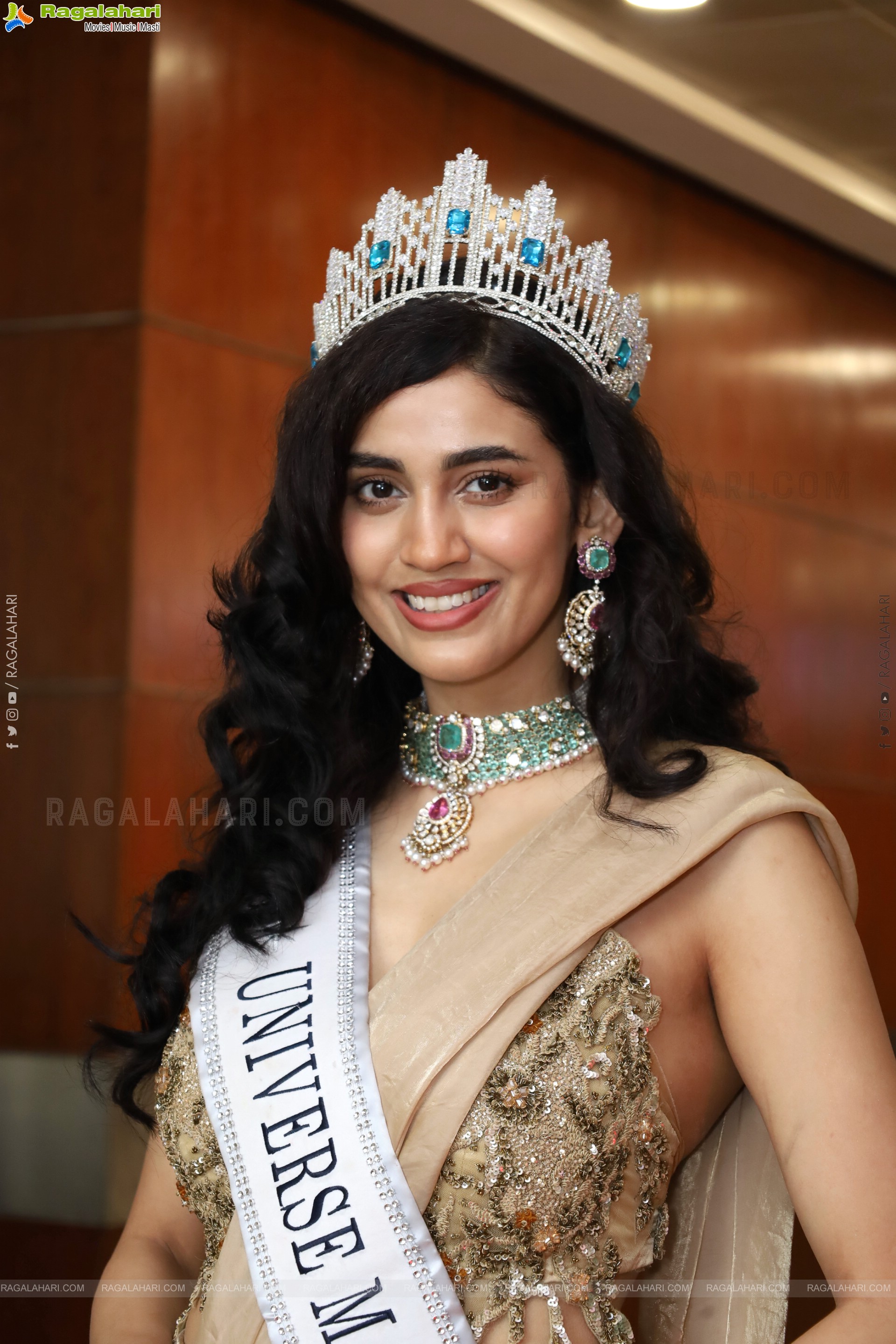 Andleeb Zaidi at Hi Life Exhibition Launch Event, HD Gallery