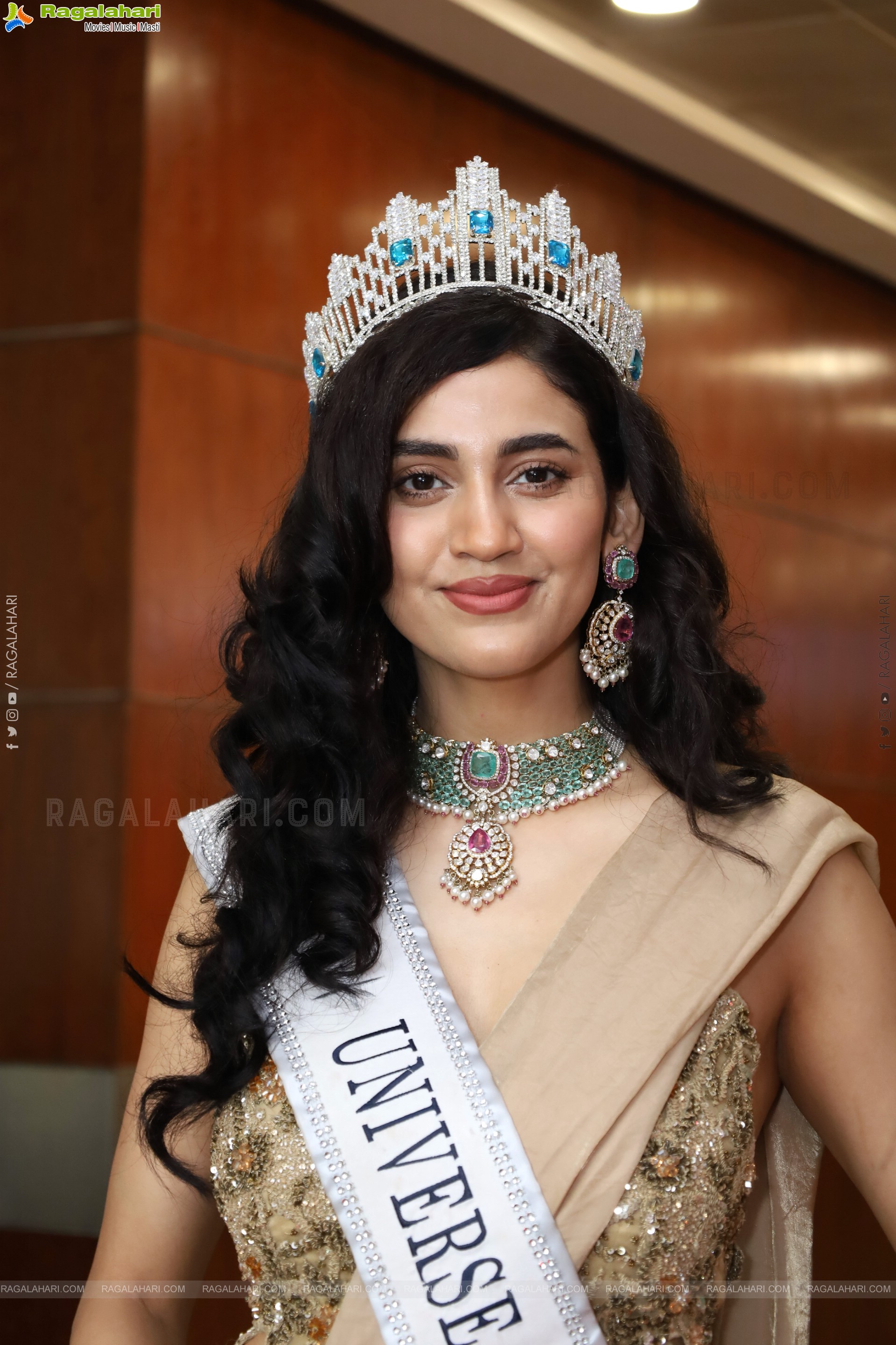 Andleeb Zaidi at Hi Life Exhibition Launch Event, HD Gallery