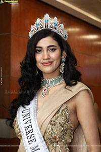 Andleeb Zaidi at Hi Life Exhibition Launch Event, HD Gallery
