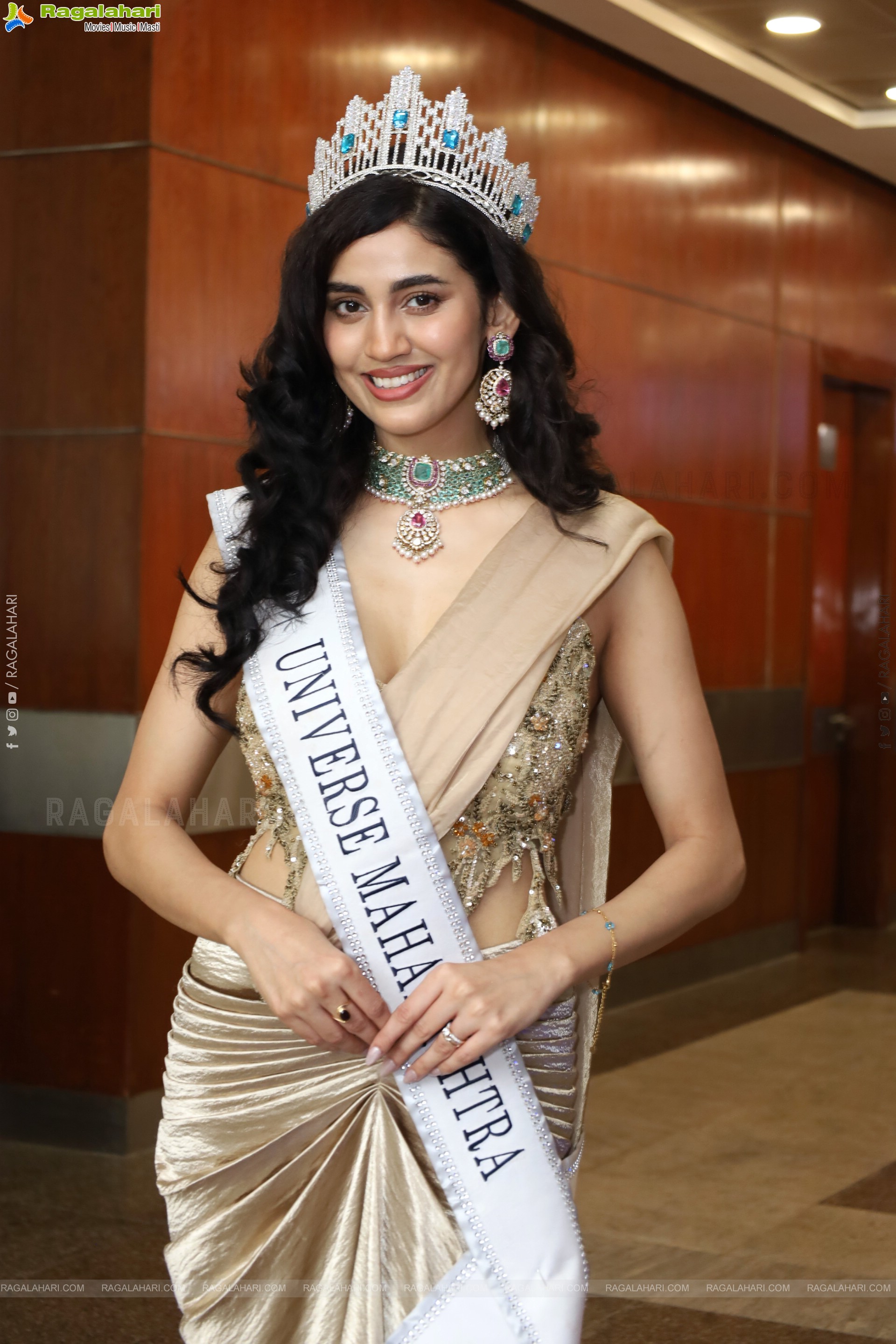 Andleeb Zaidi at Hi Life Exhibition Launch Event, HD Gallery