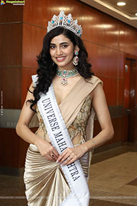 Andleeb Zaidi at Hi Life Exhibition Launch Event, HD Gallery