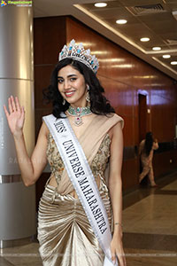 Andleeb Zaidi at Hi Life Exhibition Launch Event, HD Gallery