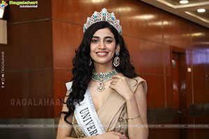 Andleeb Zaidi at Hi Life Exhibition Launch Event, HD Gallery