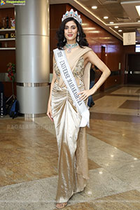 Andleeb Zaidi at Hi Life Exhibition Launch Event, HD Gallery