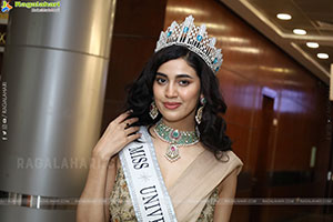 Andleeb Zaidi at Hi Life Exhibition Launch Event, HD Gallery