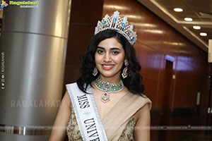 Andleeb Zaidi at Hi Life Exhibition Launch Event, HD Gallery