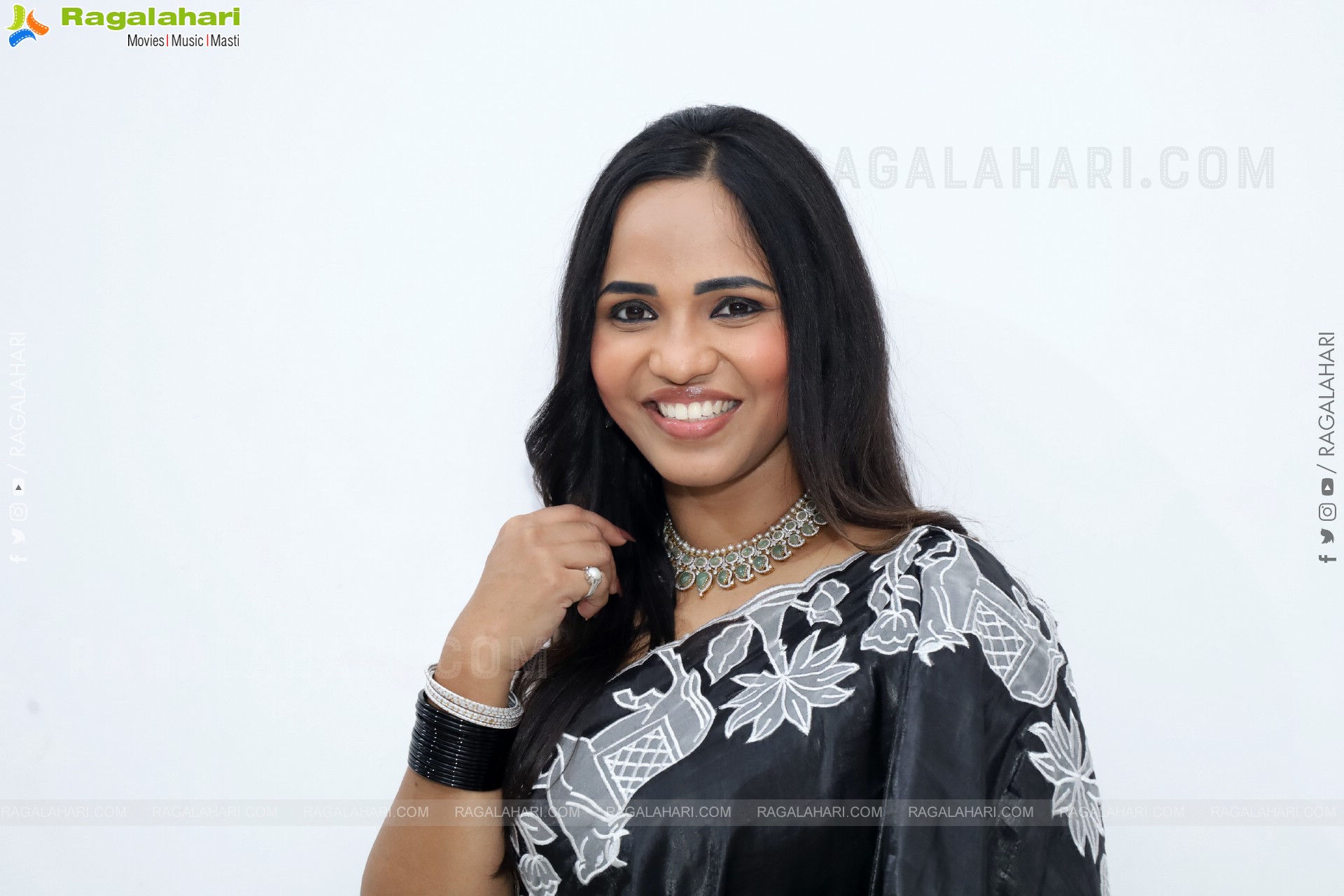 Bhavya Chandrika in Black Saree, HD Gallery