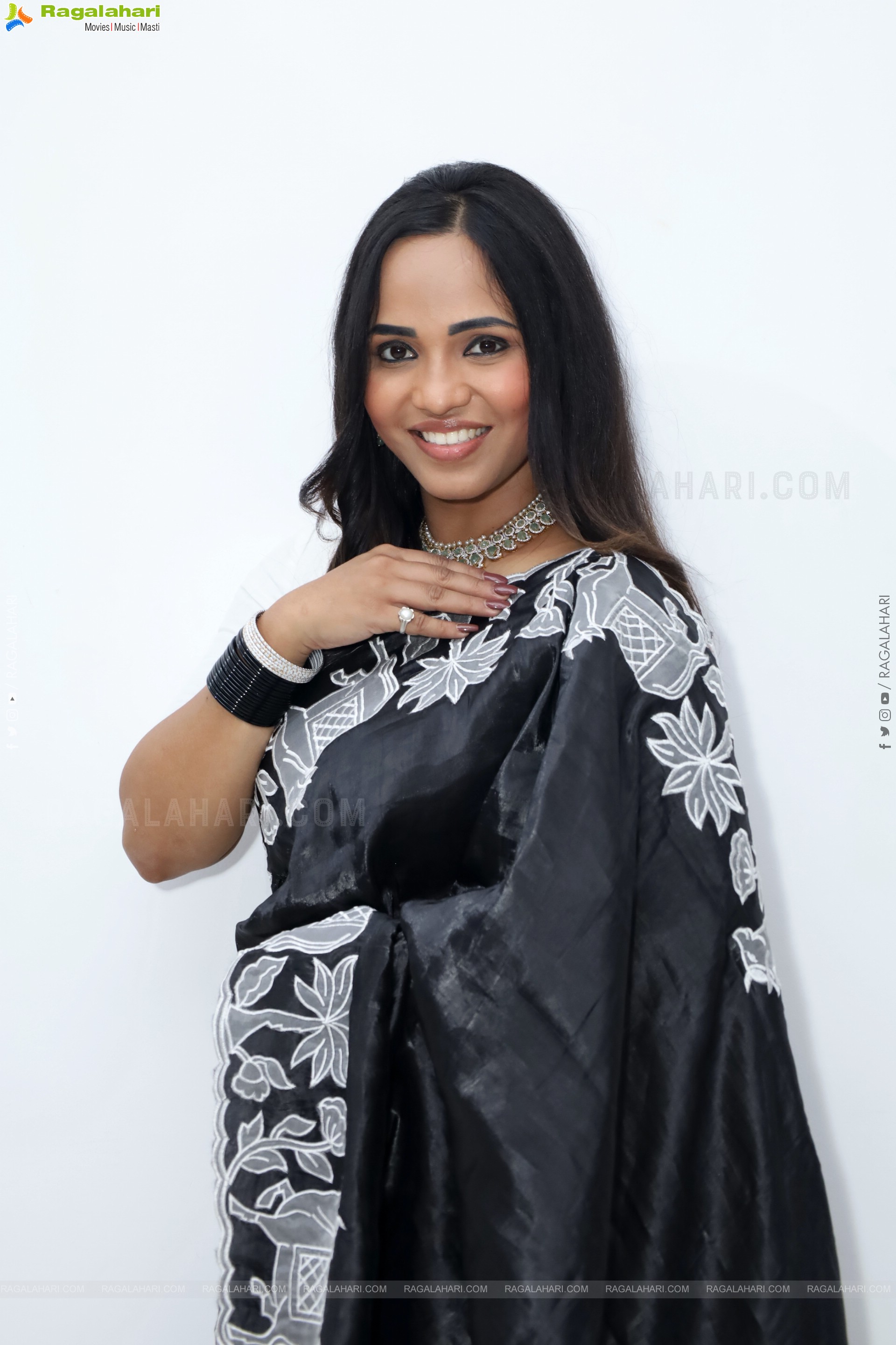 Bhavya Chandrika in Black Saree, HD Gallery