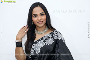Bhavya Chandrika in Black Saree, HD Gallery
