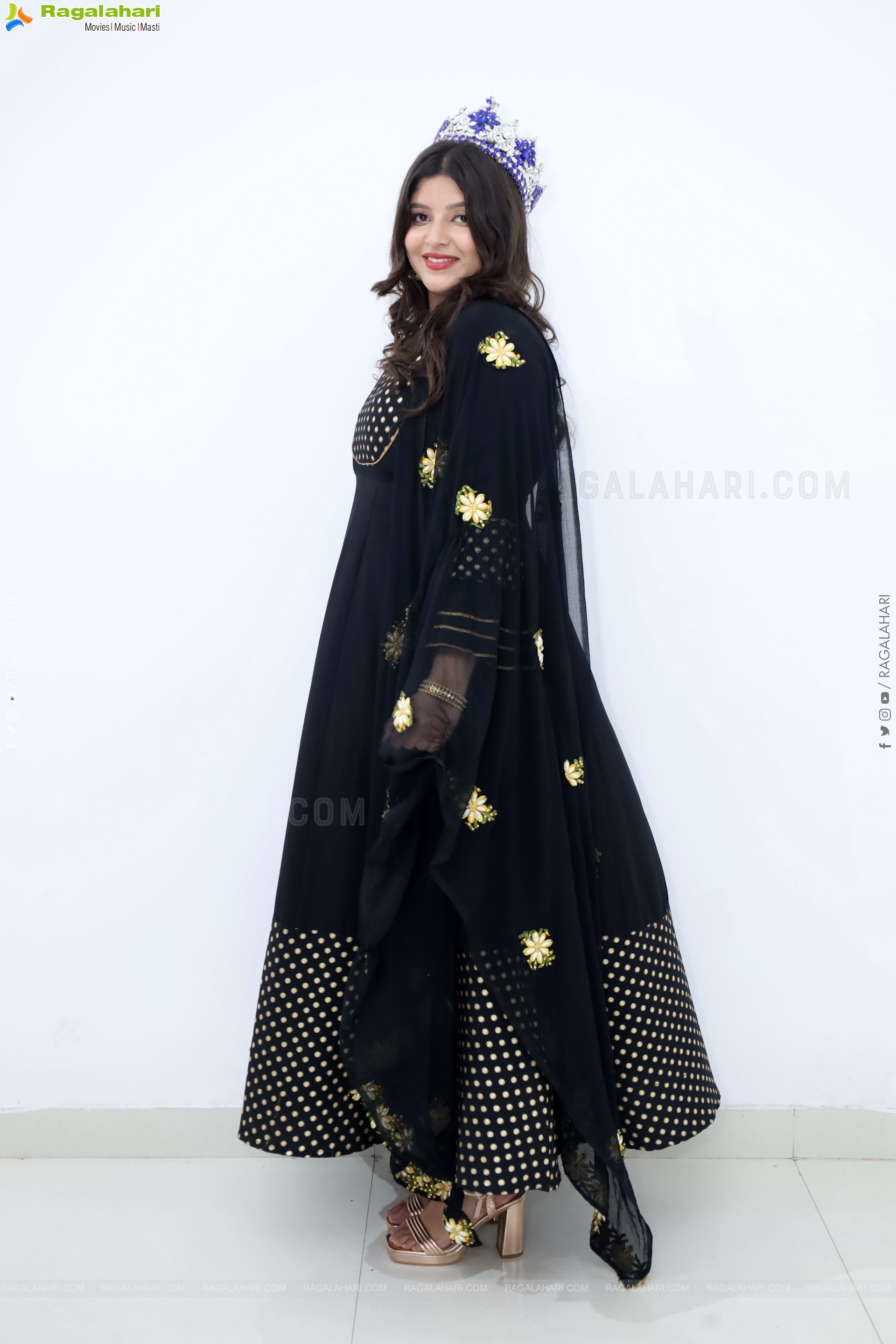 Bipasha Kanksha Grover at Hi Life Fashion Showcase Event, HD Gallery