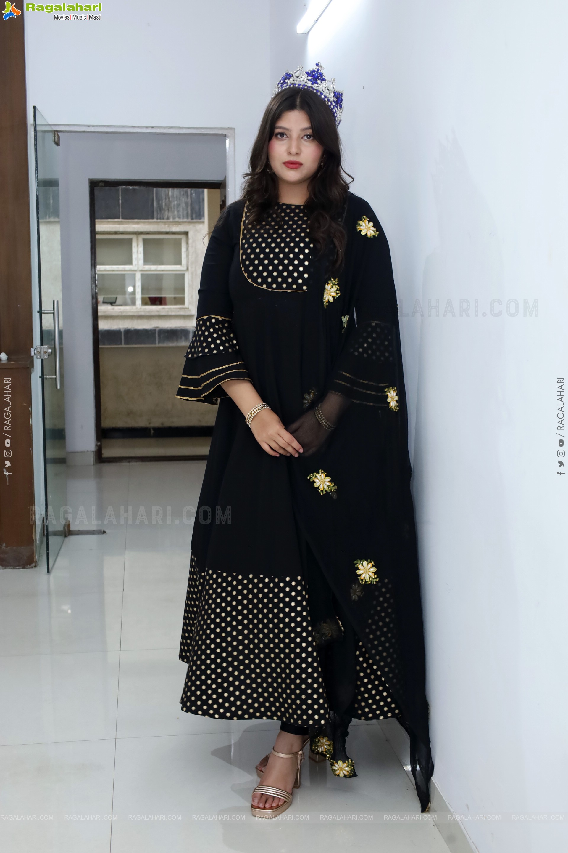 Bipasha Kanksha Grover at Hi Life Fashion Showcase Event, HD Gallery