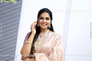 Divi Vadthya at Hi Life Date Announcement Event, HD Gallery