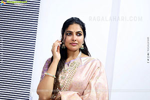 Divi Vadthya at Hi Life Date Announcement Event, HD Gallery