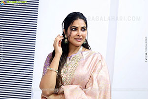 Divi Vadthya at Hi Life Date Announcement Event, HD Gallery