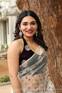 Jenifer Emmanuel at Paramapada Sopanam Teaser Launch